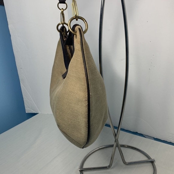 Gucci sherry line handbag. - Picture 14 of 16